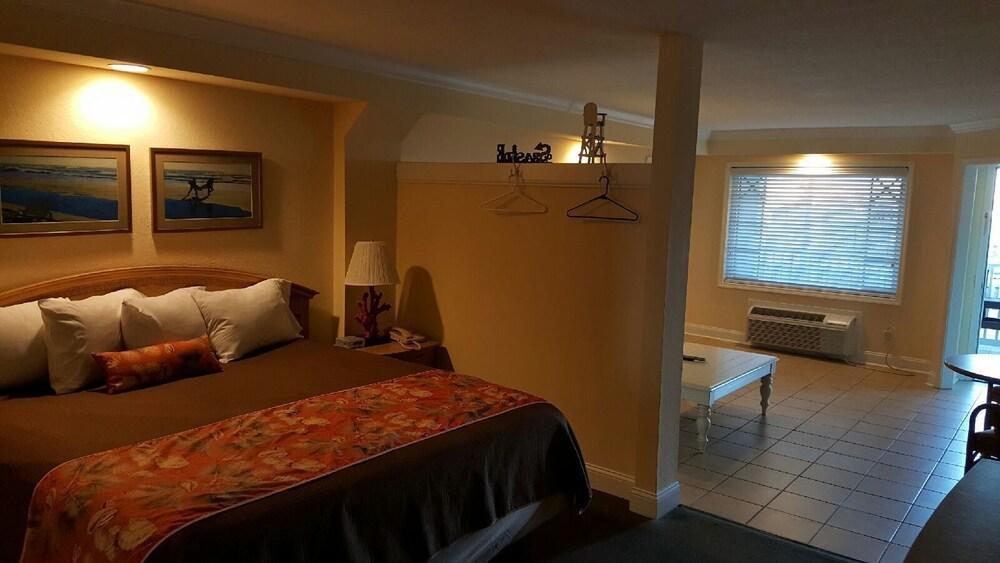 Islander Hotel & Resort Emerald Isle Exterior photo